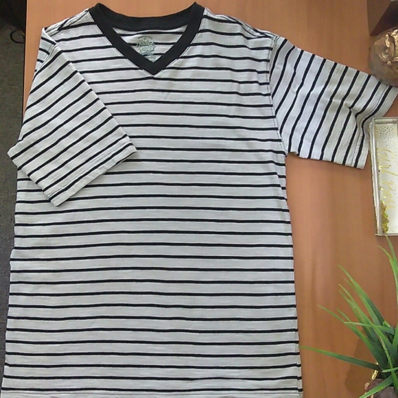 2 for 1 boys T-shirts great condition both size L - Picture 7 of 14